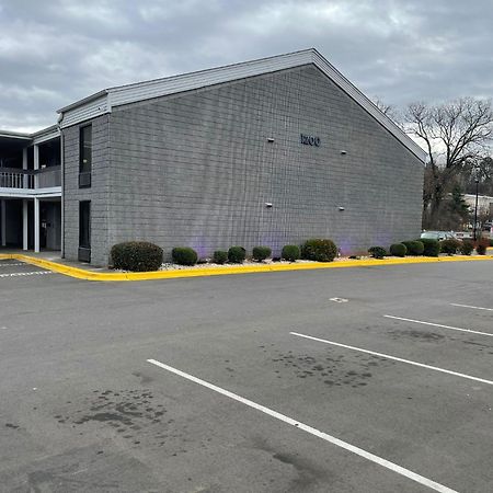 Brookwood Inn Charlotte Exterior photo